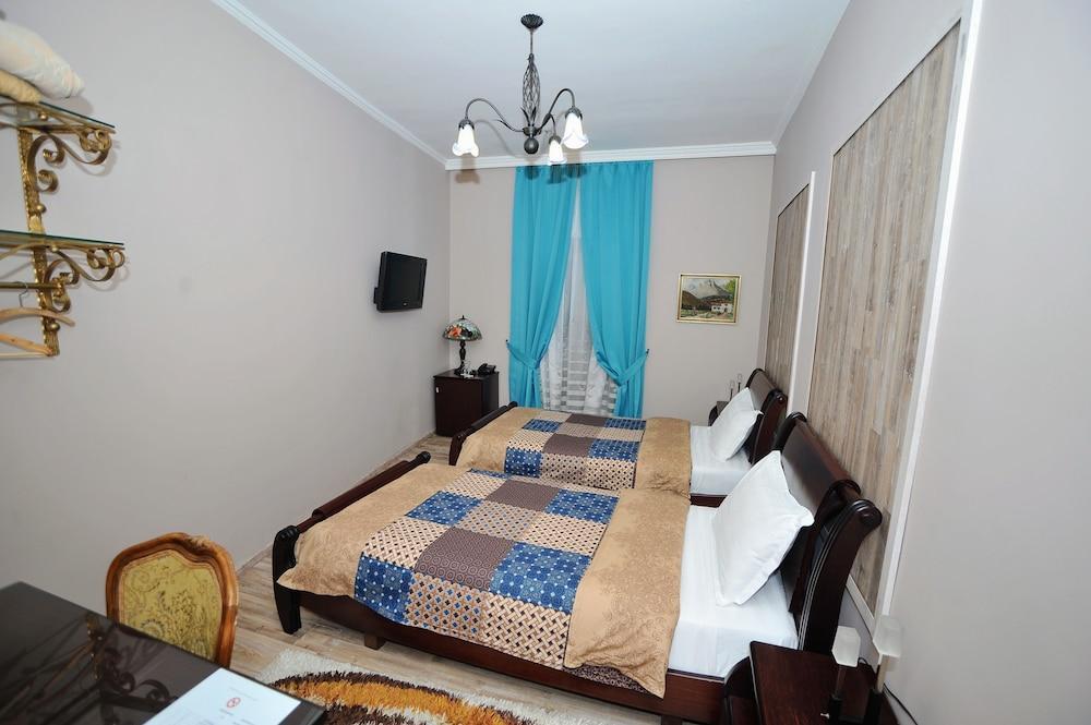 Dream Hotel Tirana Esterno foto