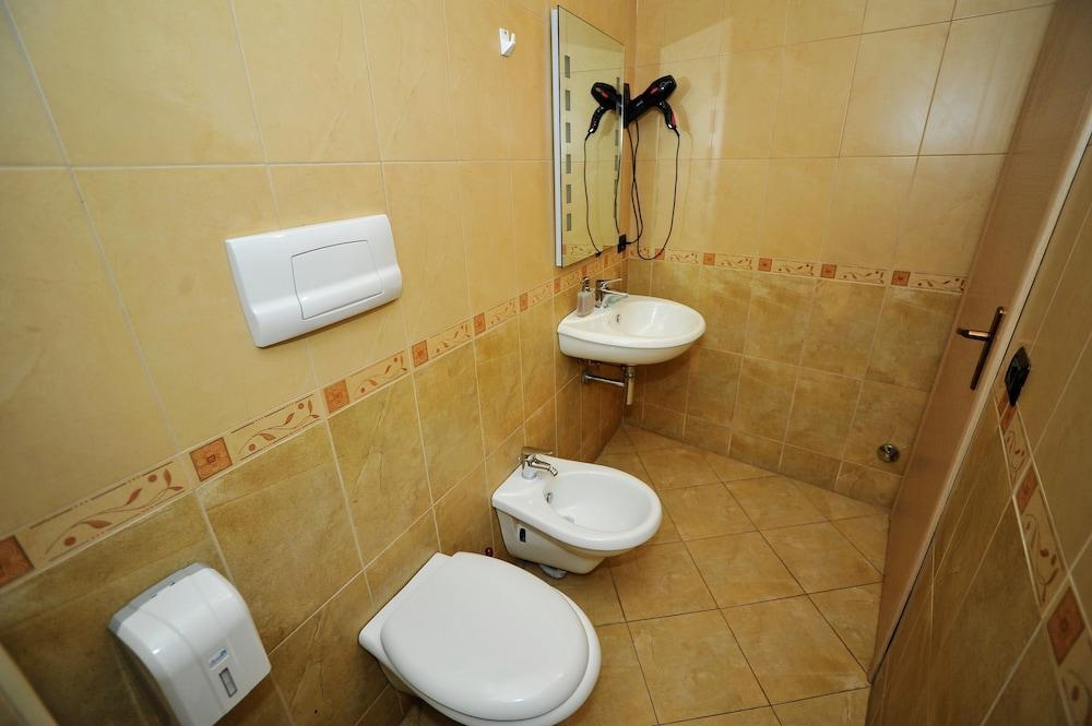Dream Hotel Tirana Esterno foto