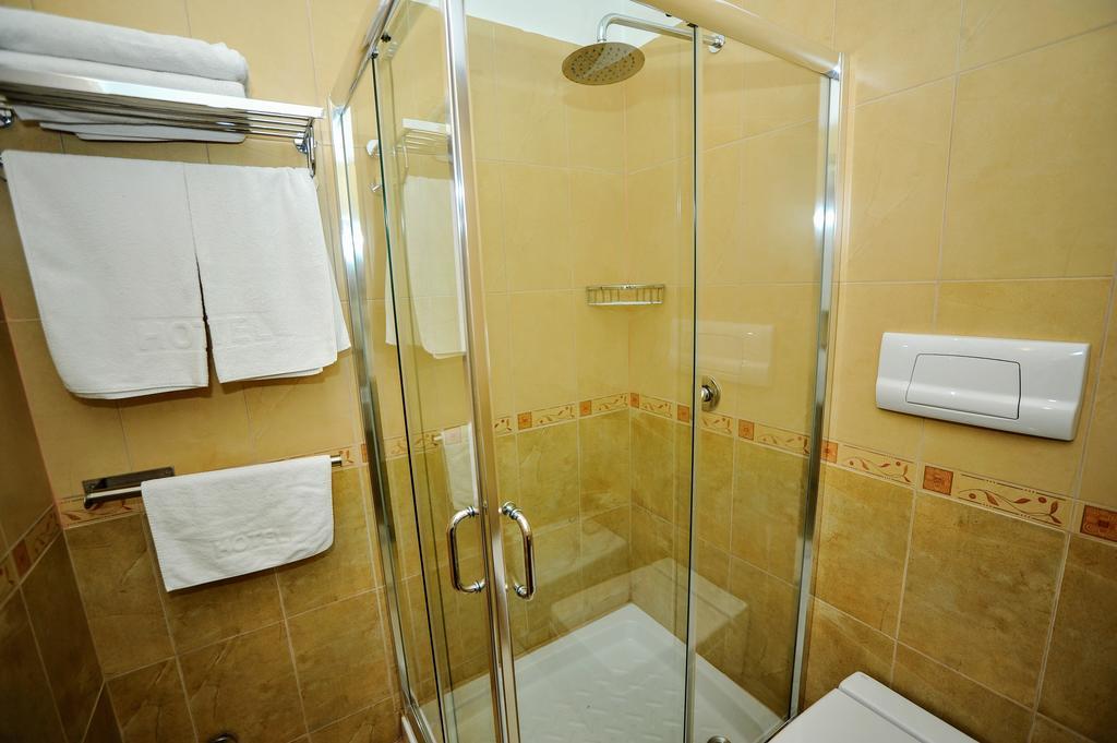 Dream Hotel Tirana Esterno foto