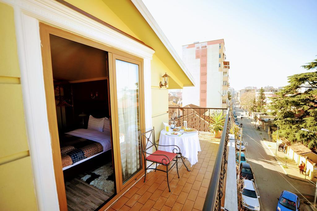 Dream Hotel Tirana Esterno foto